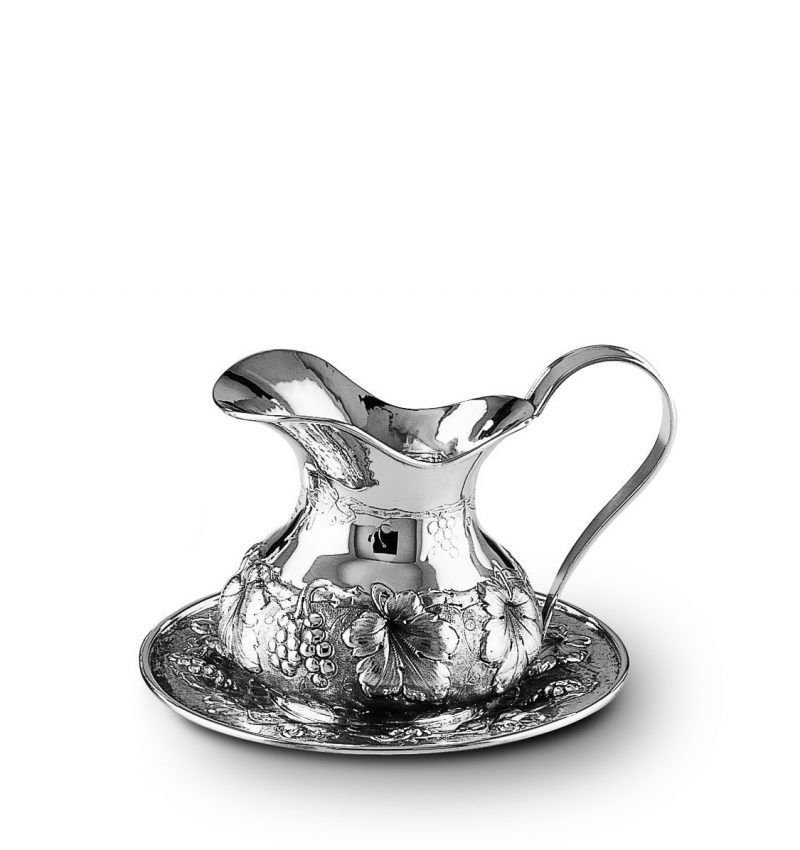 Серебряный кувшин