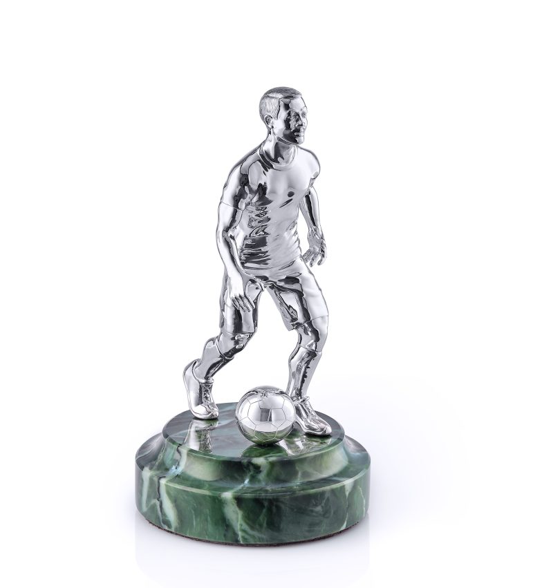 Фигура из серебра «Футболист»