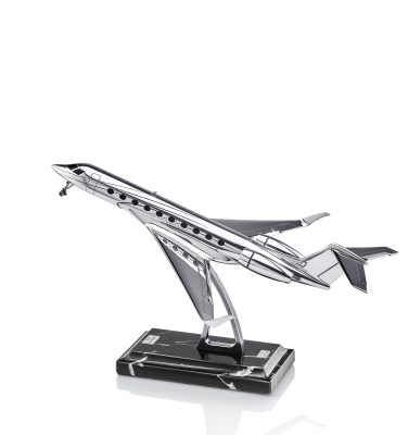 Серебряная модель самолета GULFSTREAM G700
